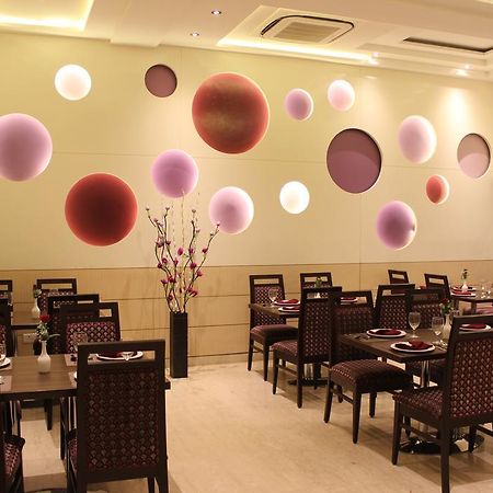Hotel Amrapali Grand Yeni Delhi Dış mekan fotoğraf