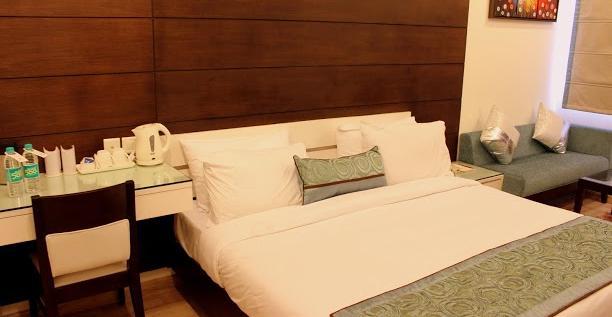 Hotel Amrapali Grand Yeni Delhi Dış mekan fotoğraf