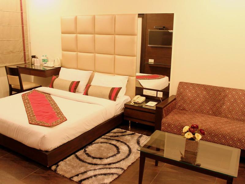 Hotel Amrapali Grand Yeni Delhi Dış mekan fotoğraf